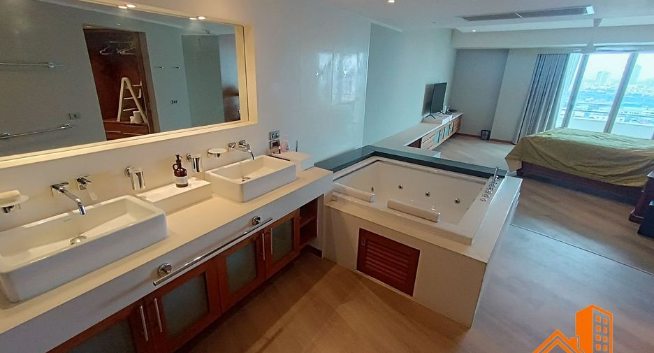 For sale 2 bedrooms condo in Sathon, Bangkok