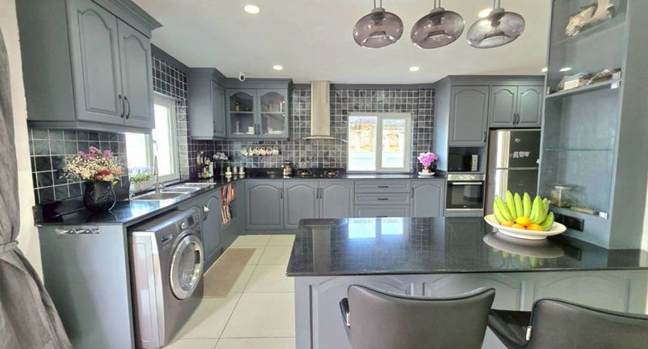 For sale 3 bedrooms house in Bang Lamung, Chonburi