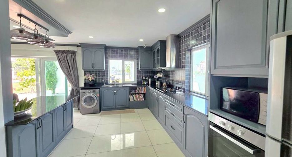 For sale 3 bedrooms house in Bang Lamung, Chonburi