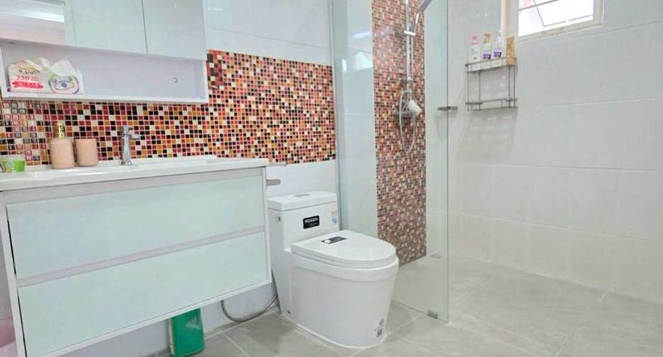 For sale 3 bedrooms house in Bang Lamung, Chonburi