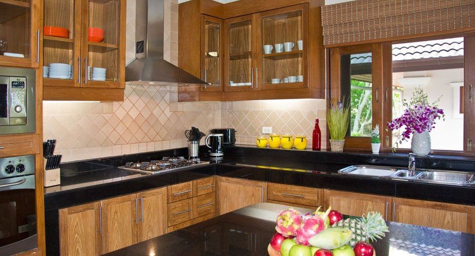 For sale 6 bedrooms villa in Thalang, Phuket