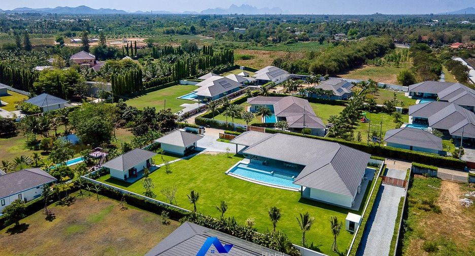 À vendre 5 chambres villa à Hua Hin, Prachuap Khiri Khan