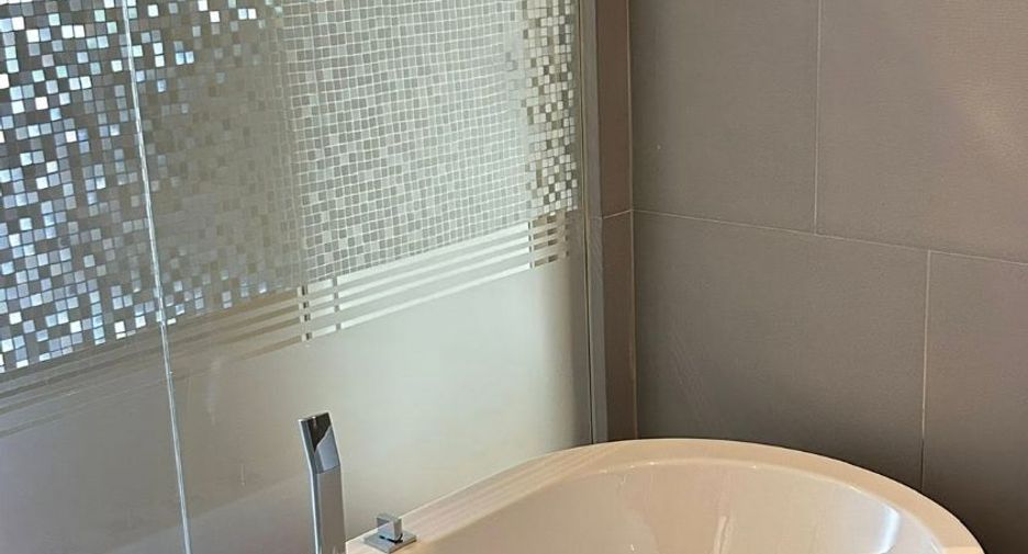 For rent 2 ベッドルーム condo in Sathon, Bangkok
