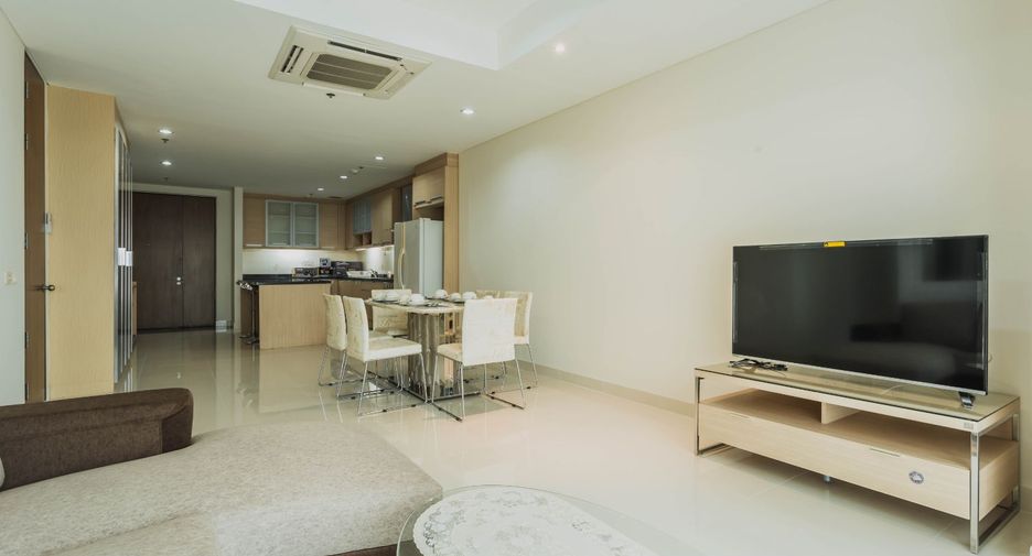 For rent 3 bedrooms condo in Khlong Toei, Bangkok