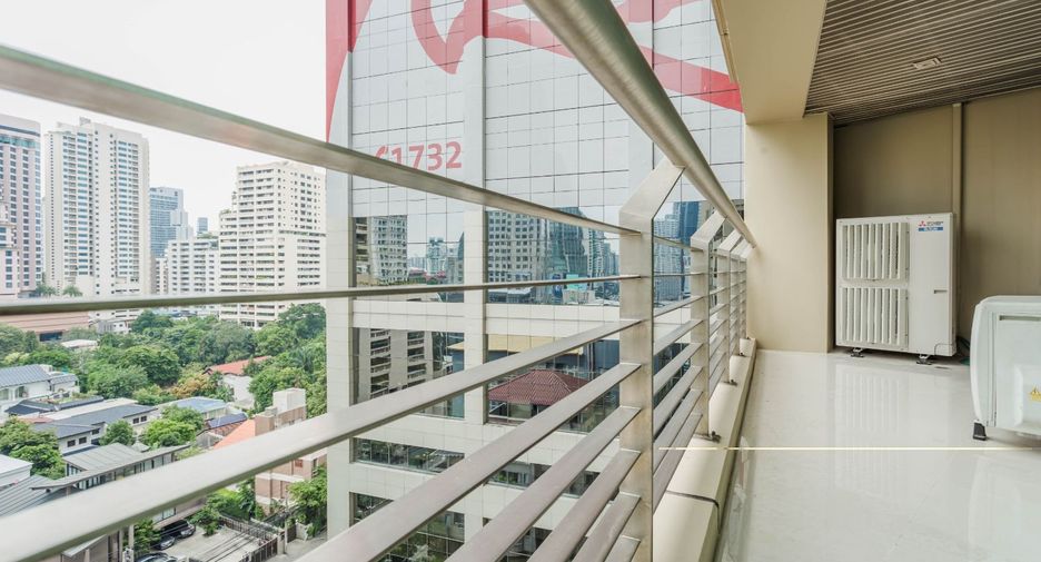 For rent 3 bedrooms condo in Khlong Toei, Bangkok