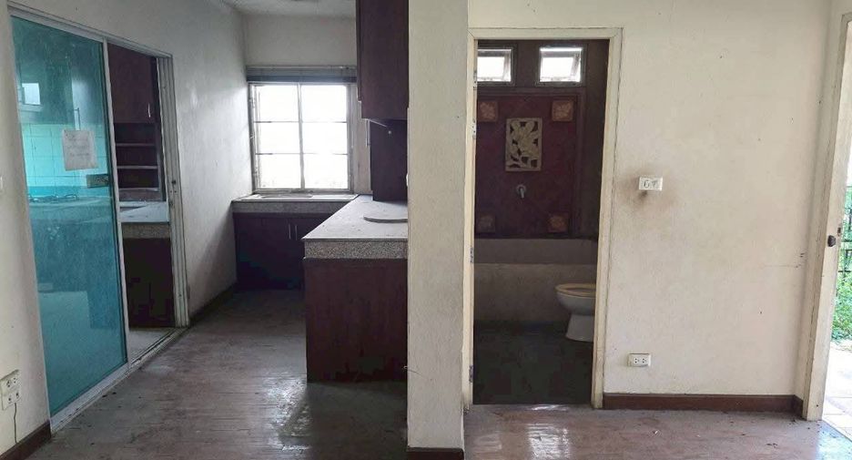 For sale 5 bedrooms house in Mueang Chiang Mai, Chiang Mai