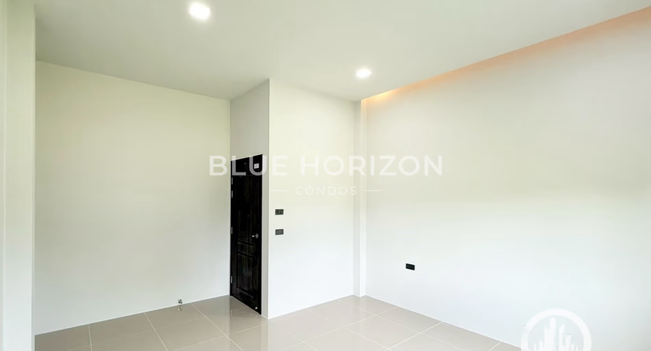 Haus zum Kauf mit 4 Zimmer in Sattahip, Chonburi