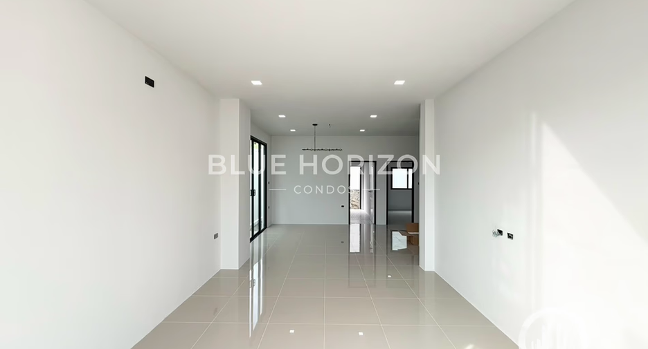 Haus zum Kauf mit 4 Zimmer in Sattahip, Chonburi