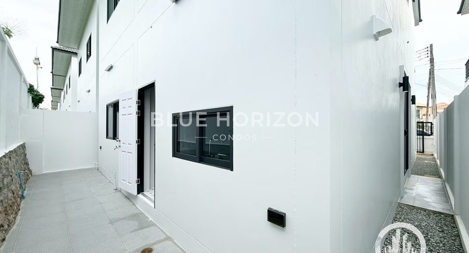 Haus zum Kauf mit 4 Zimmer in Sattahip, Chonburi