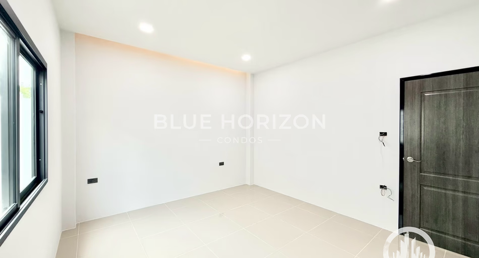 Haus zum Kauf mit 4 Zimmer in Sattahip, Chonburi