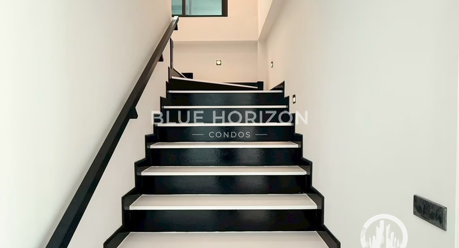 Haus zum Kauf mit 4 Zimmer in Sattahip, Chonburi