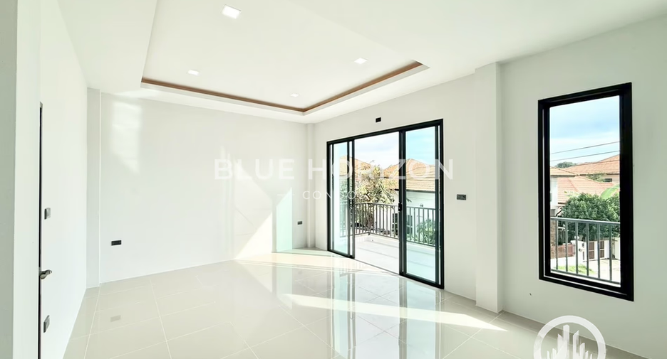 Haus zum Kauf mit 4 Zimmer in Sattahip, Chonburi