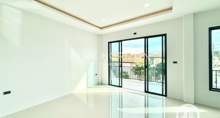 Haus zum Kauf mit 4 Zimmer in Sattahip, Chonburi