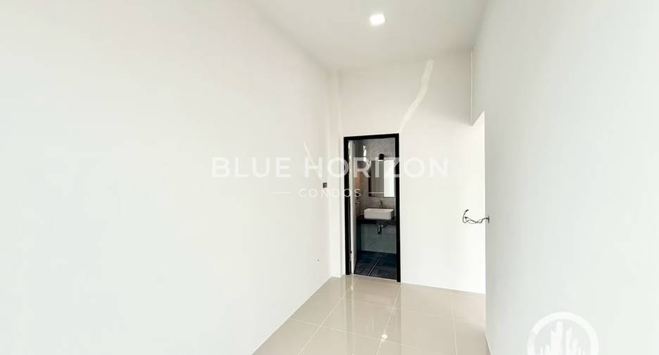 Haus zum Kauf mit 4 Zimmer in Sattahip, Chonburi