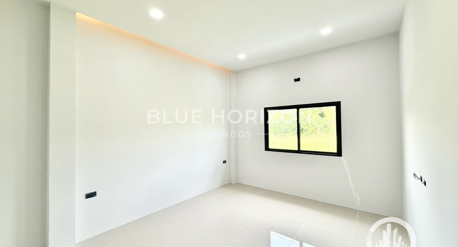 Haus zum Kauf mit 4 Zimmer in Sattahip, Chonburi