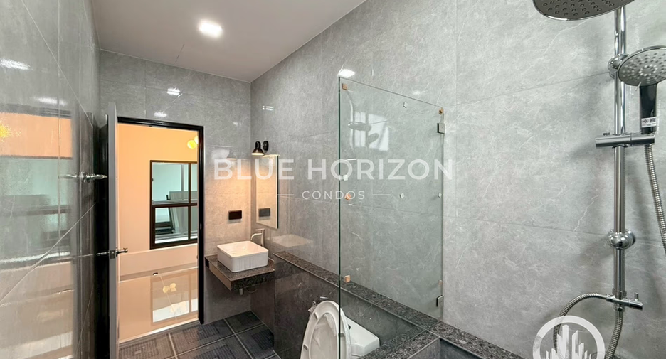 Haus zum Kauf mit 4 Zimmer in Sattahip, Chonburi