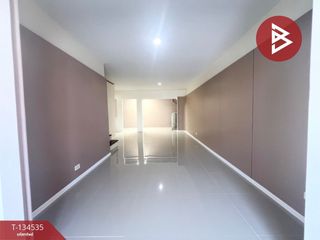 Reihenhaus zum Kauf mit 3 Zimmer in Khan Na Yao, Bangkok