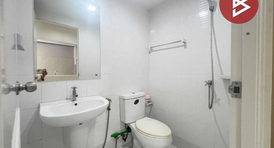 Casa adosada en venta de 3 habitaciones en Khan Na Yao, Bangkok