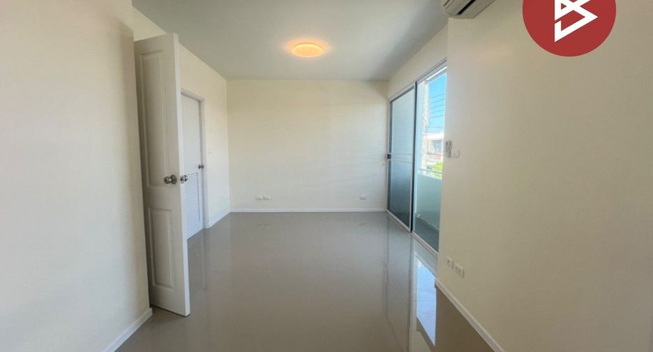 Casa adosada en venta de 3 habitaciones en Khan Na Yao, Bangkok