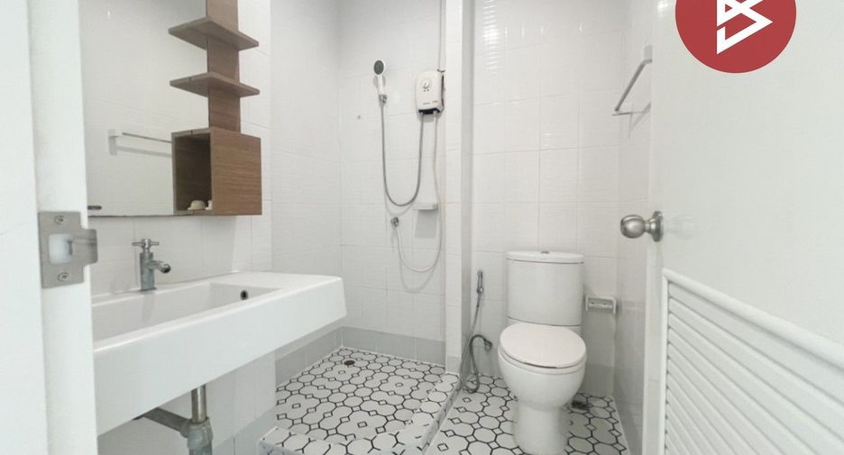 Casa adosada en venta de 3 habitaciones en Khan Na Yao, Bangkok
