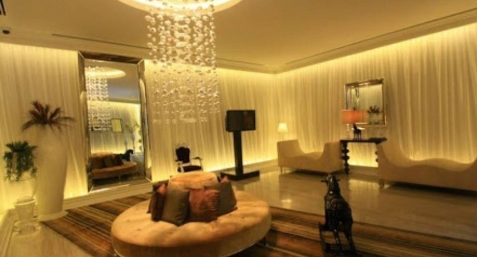 For rent 2 bedrooms condo in Khlong San, Bangkok