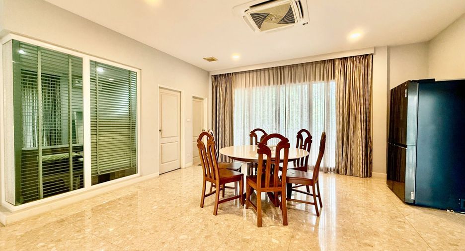 For sale 4 bedrooms house in Saphan Sung, Bangkok