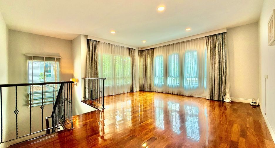 For sale 4 bedrooms house in Saphan Sung, Bangkok