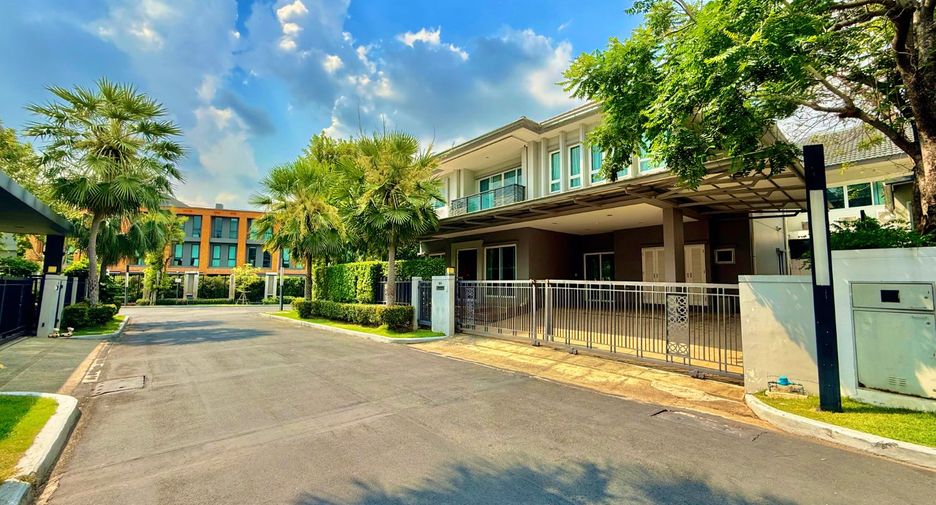 For sale 4 bedrooms house in Saphan Sung, Bangkok