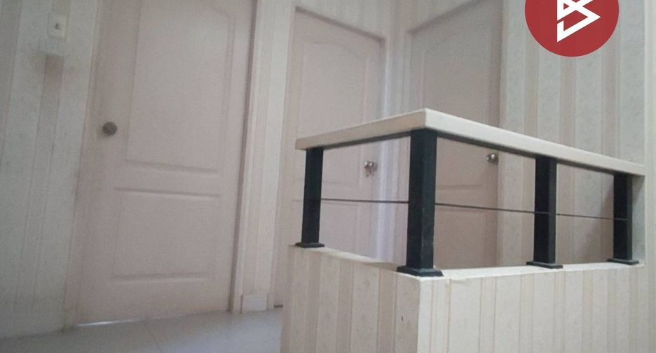 For sale 3 bedrooms townhouse in Krathum Baen, Samut Sakhon