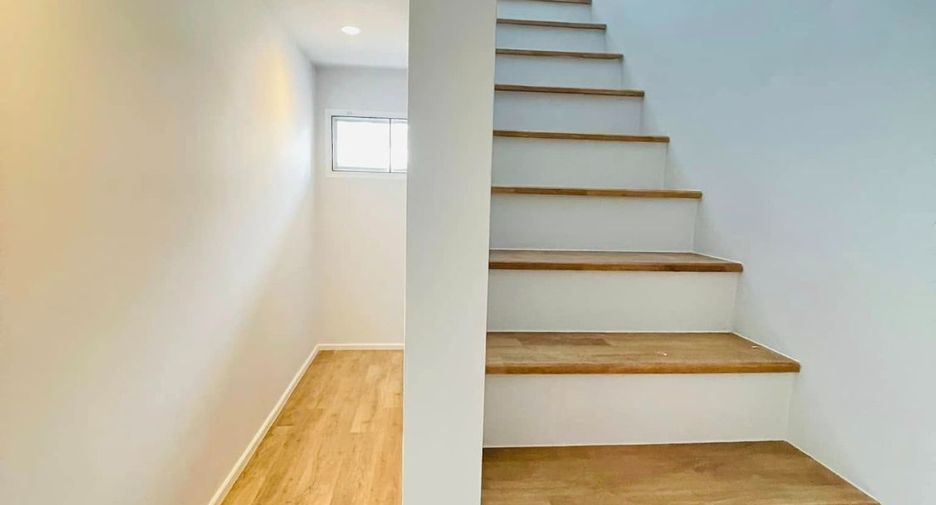 For rent 3 bedrooms townhouse in Mueang Chiang Mai, Chiang Mai