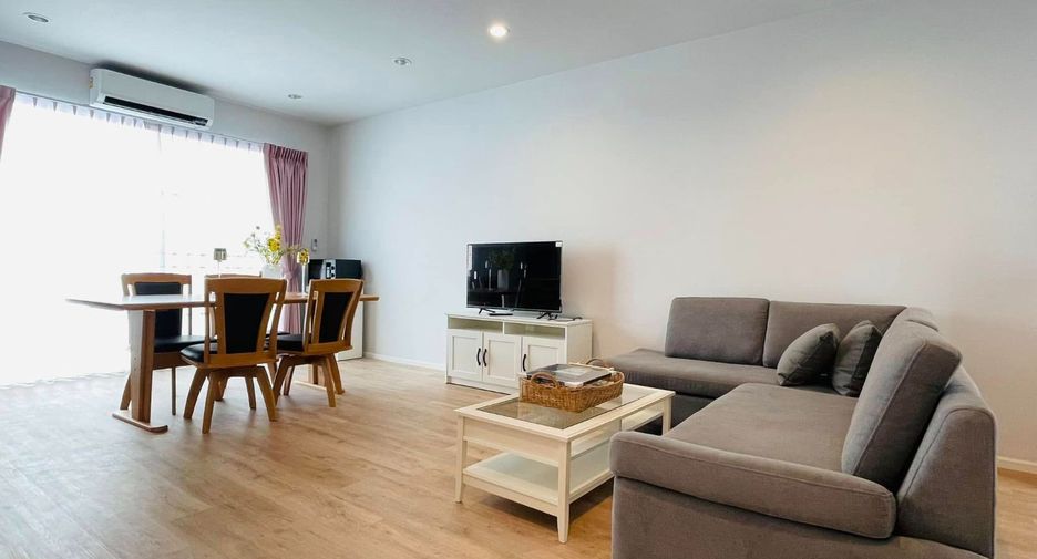 For rent 3 bedrooms townhouse in Mueang Chiang Mai, Chiang Mai