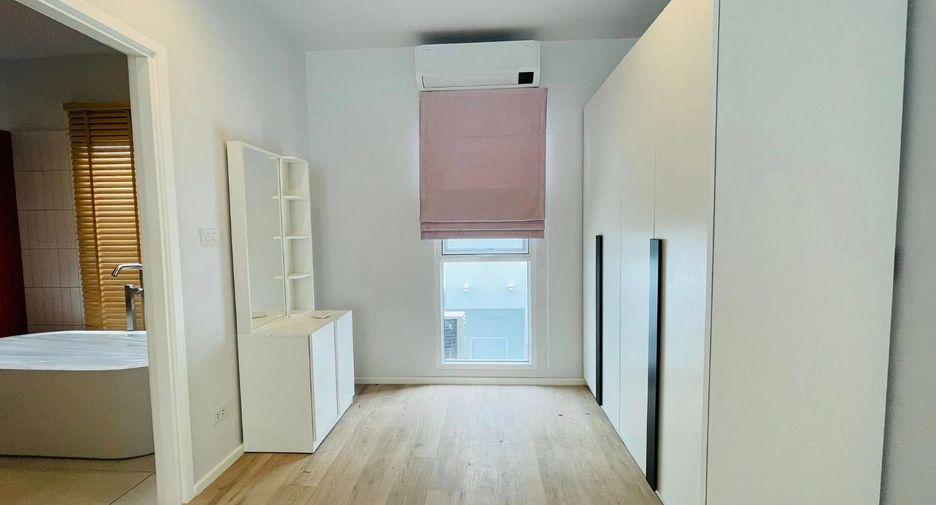 For rent 3 bedrooms townhouse in Mueang Chiang Mai, Chiang Mai
