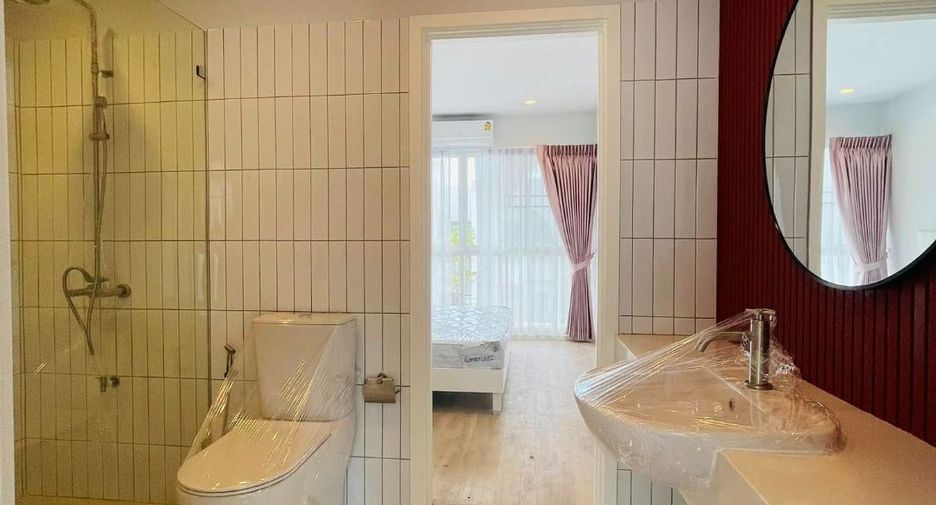 For rent 3 bedrooms townhouse in Mueang Chiang Mai, Chiang Mai