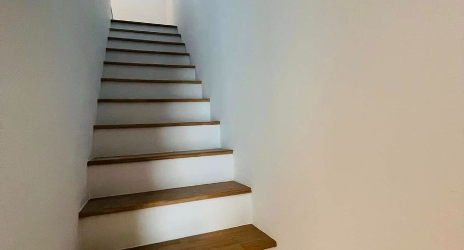 For rent 3 bedrooms townhouse in Mueang Chiang Mai, Chiang Mai
