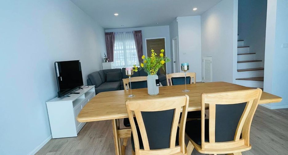 For rent 3 bedrooms townhouse in Mueang Chiang Mai, Chiang Mai
