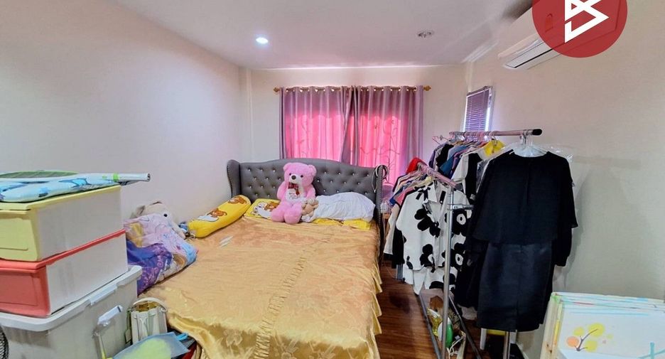 For sale 3 bedrooms house in Khlong Sam Wa, Bangkok