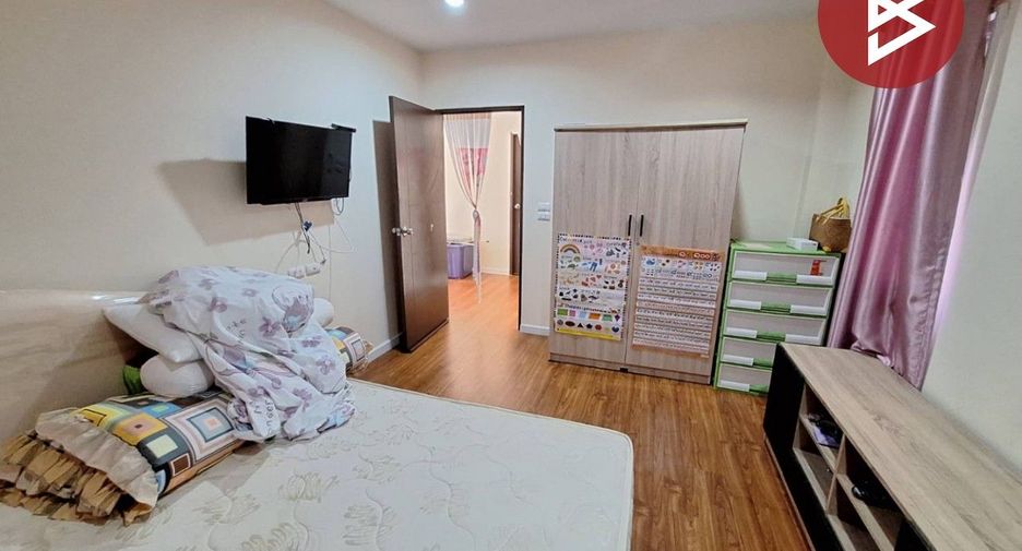 For sale 3 bedrooms house in Khlong Sam Wa, Bangkok