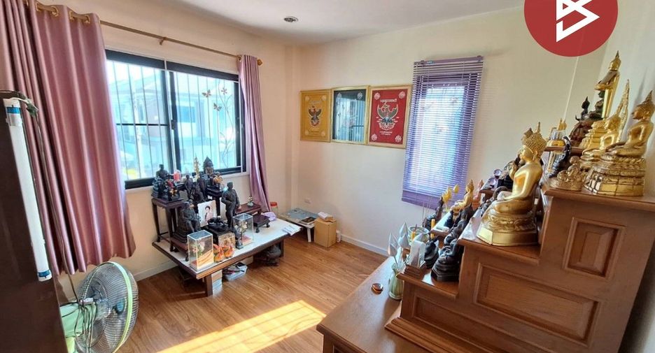 For sale 3 bedrooms house in Khlong Sam Wa, Bangkok