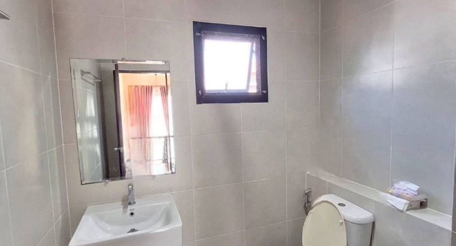 For sale 3 bedrooms house in Khlong Sam Wa, Bangkok
