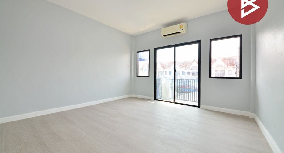 For sale 2 bedrooms townhouse in Mueang Samut Prakan, Samut Prakan