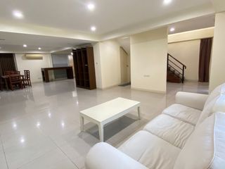 Casa en alquiler de 3 habitaciones en Watthana, Bangkok