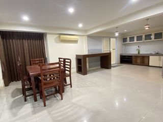 Casa en alquiler de 3 habitaciones en Watthana, Bangkok