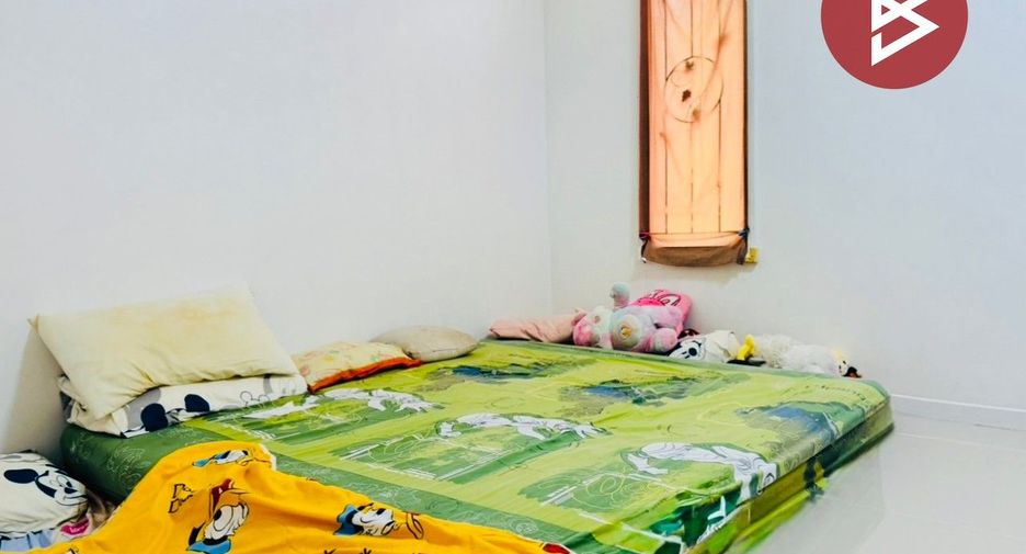 Casa adosada en venta de 3 habitaciones en Bang Phli, Samut Prakan