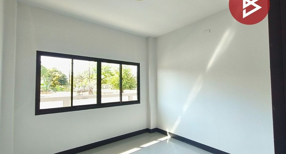 For sale 3 bedrooms house in Mueang Nakhon Ratchasima, Nakhon Ratchasima