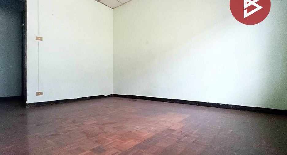 Reihenhaus zum Kauf mit 1 Zimmer in Khlong Sam Wa, Bangkok