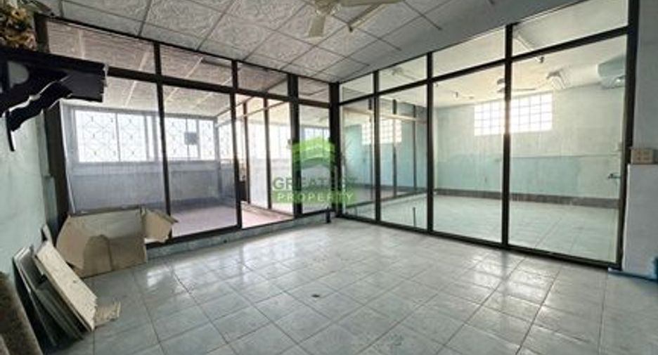 For sale 8 bedrooms retail Space in Bang Khae, Bangkok