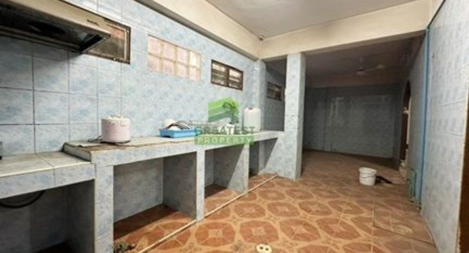 For sale 8 bedrooms retail Space in Bang Khae, Bangkok