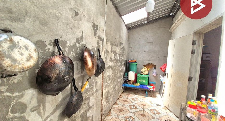 For sale 3 bedrooms townhouse in Mueang Pathum Thani, Pathum Thani