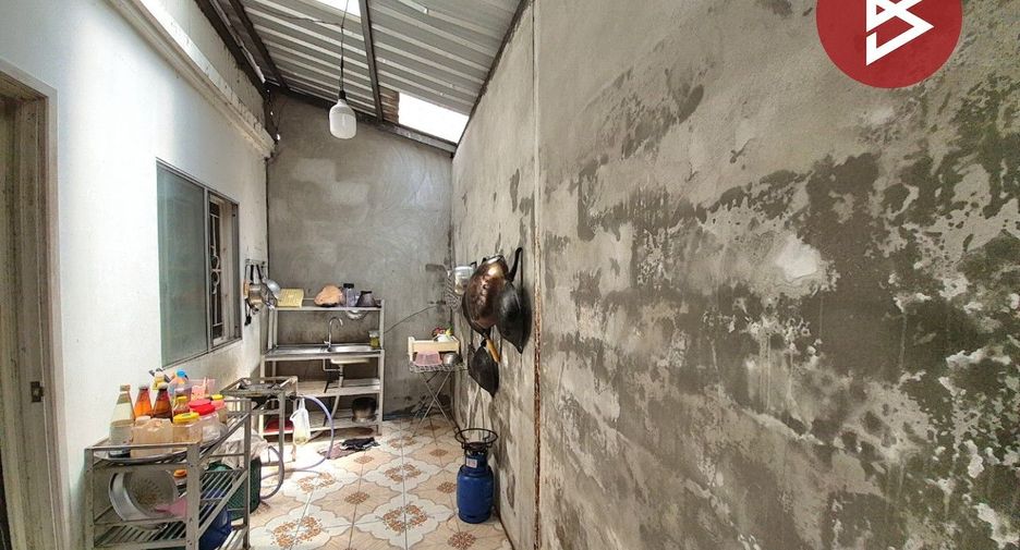 For sale 3 bedrooms townhouse in Mueang Pathum Thani, Pathum Thani