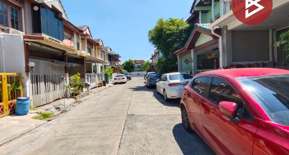 For sale 3 bedrooms townhouse in Khlong Sam Wa, Bangkok